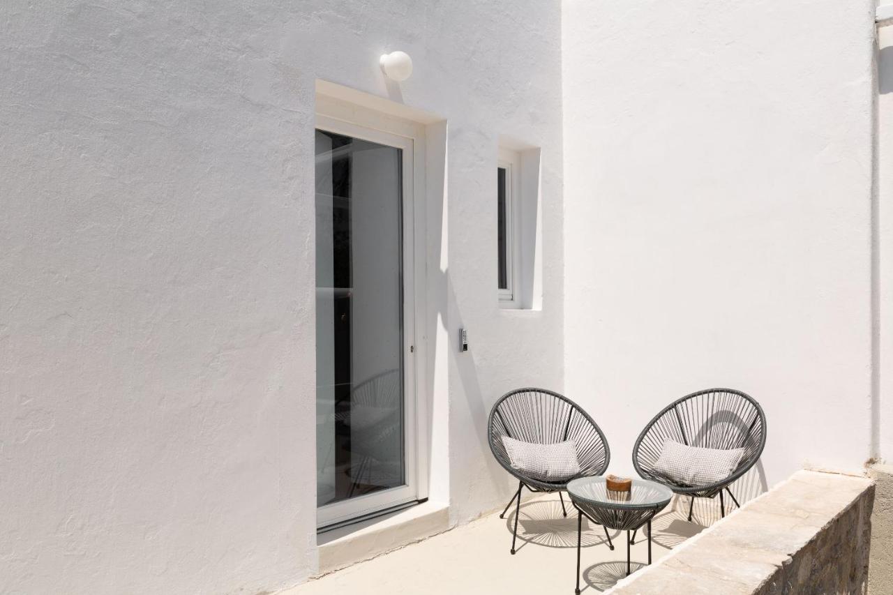 אורנוס Faos Exclusive Suites מראה חיצוני תמונה