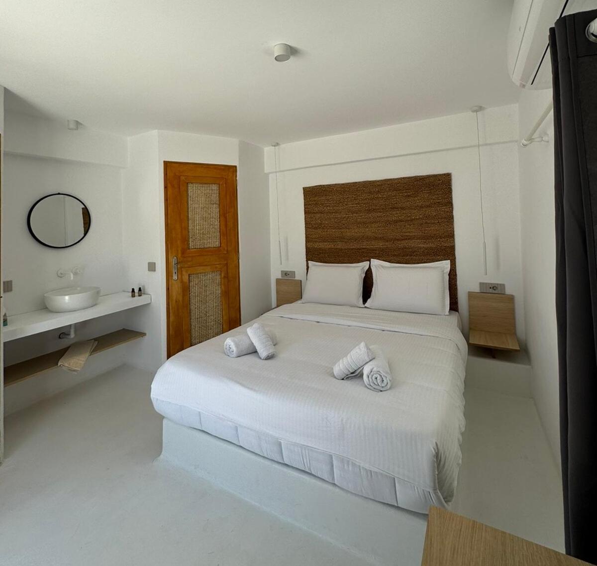 אורנוס Faos Exclusive Suites מראה חיצוני תמונה